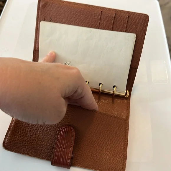Louis Vuitton Epi Leather Brown Agenda Wallet Passport Holder with LV Stickers - Picture 9 of 14